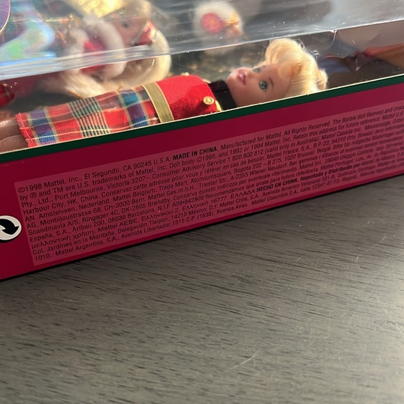 1998 Holiday Sisters Barbie - Picture 4 of 8